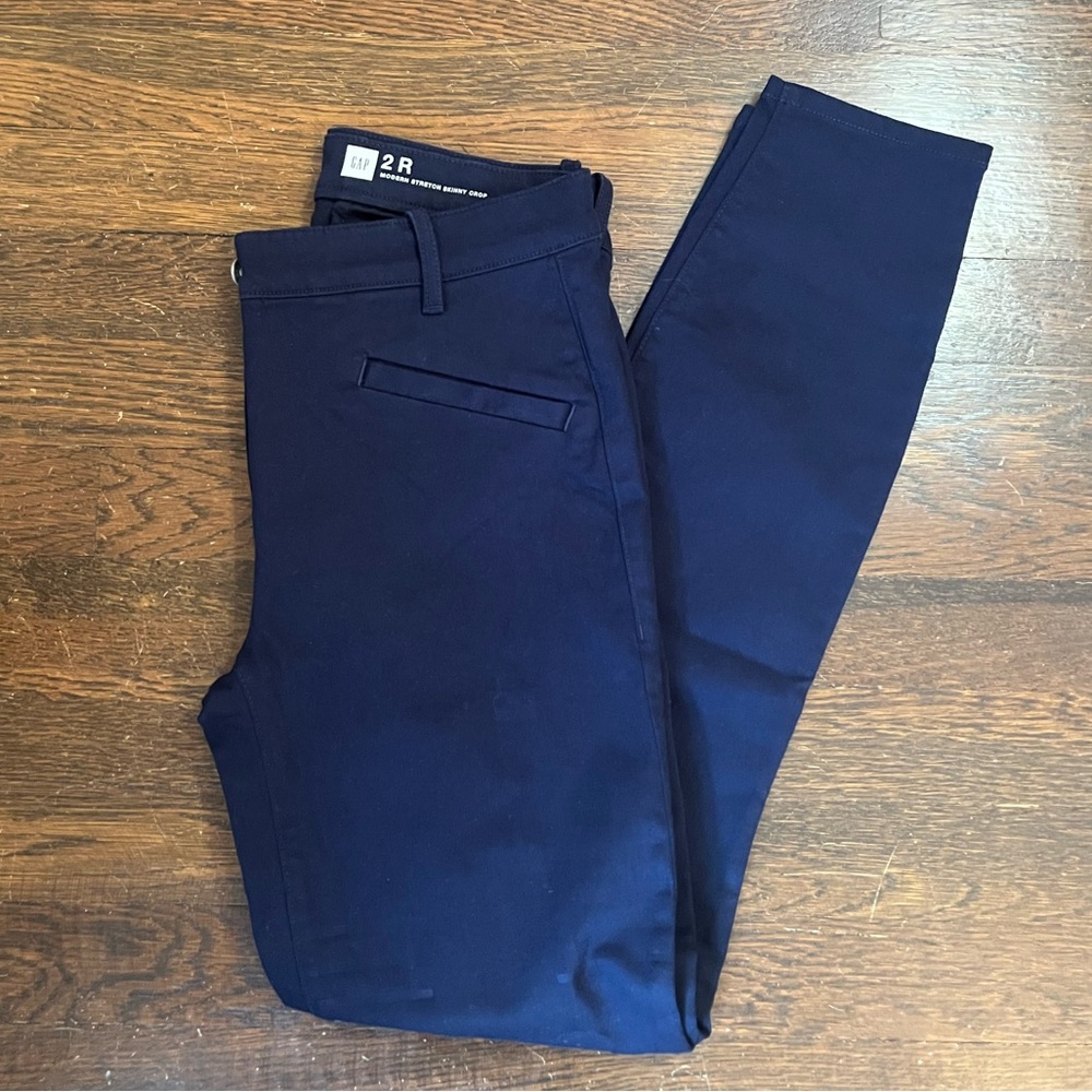 Navy Gap pants size 2R, modern stretch skinny crop